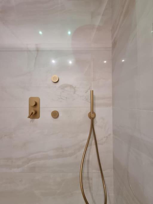 Apartment The Heritage- At Trevi Fountain- *