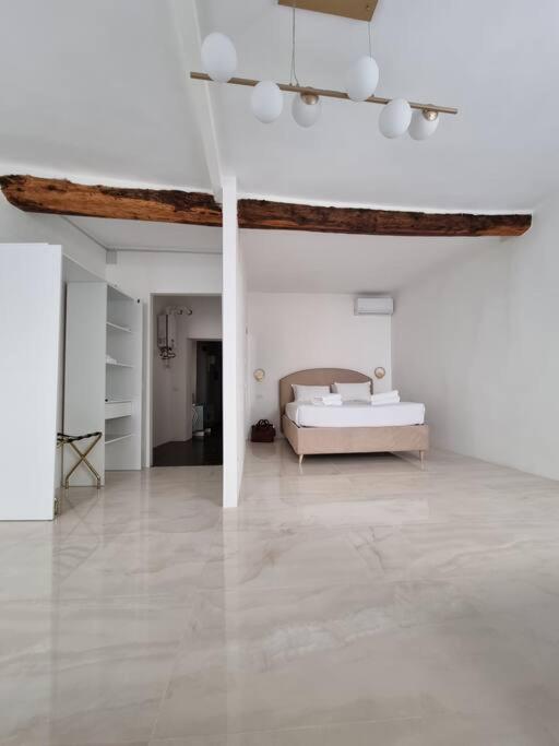 Apartment The Heritage- At Trevi Fountain- Rome
